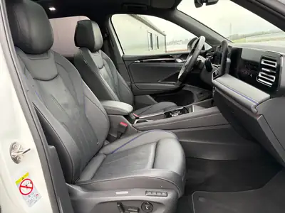 VW Tiguan 2.0 TDI R-Line — SUV premium cuir intégral, technologie IQ Drive — Miniature 11