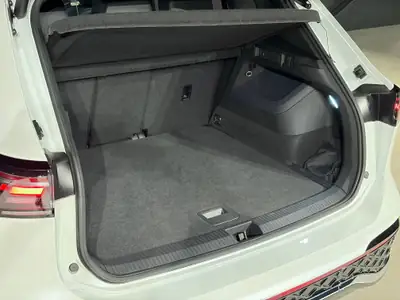 VW Tiguan 2.0 TDI R-Line — SUV premium cuir intégral, technologie IQ Drive — Miniature 23