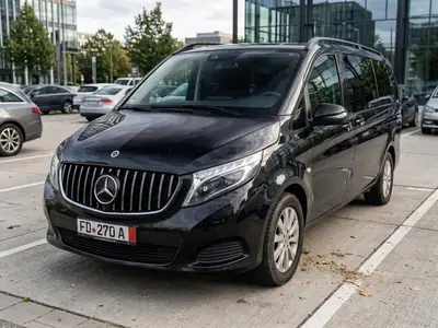 Mercedes-Benz V 250 d — Monospace 7 places, moteur diesel efficace et garantie constructeur — vue extérieure