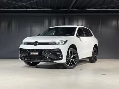 VW Tiguan 2.0 TSI R-Line 4Motion — SUV premium avec cuir intégral et garantie constructeur — vue extérieure