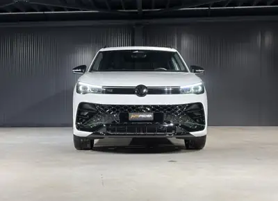 VW Tiguan 2.0 TSI R-Line 4Motion — SUV premium avec cuir intégral et garantie constructeur — arrière