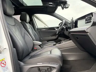 VW Tiguan 2.0 TSI R-Line 4Motion — SUV premium avec cuir intégral et garantie constructeur — Miniature 11