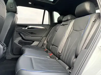 VW Tiguan 2.0 TSI R-Line 4Motion — SUV premium avec cuir intégral et garantie constructeur — Miniature 12