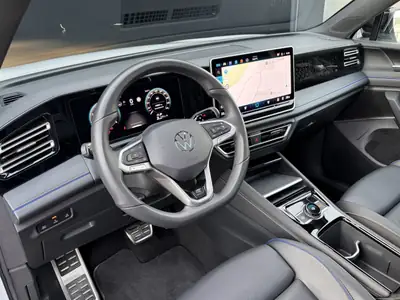 VW Tiguan 2.0 TSI R-Line 4Motion — SUV premium avec cuir intégral et garantie constructeur — Miniature 13