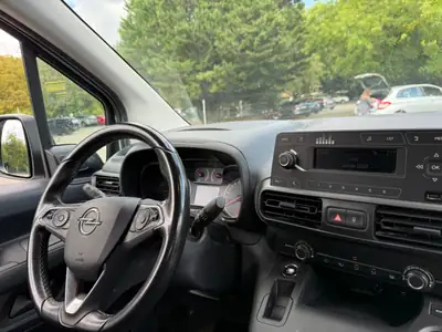Opel Combo 1.2 Cargo Enjoy — Utilitaire compact fiable, entretien complet réalisé — Miniature 12