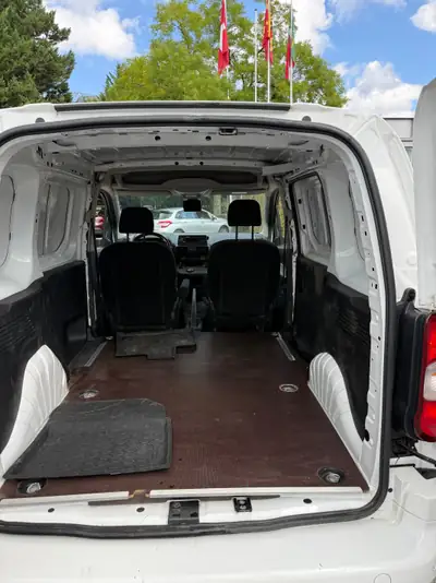 Opel Combo 1.2 Cargo Enjoy — Utilitaire compact fiable, entretien complet réalisé — Miniature 10