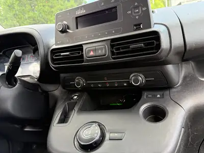 Opel Combo 1.2 Cargo Enjoy — Utilitaire compact fiable, entretien complet réalisé — Miniature 13