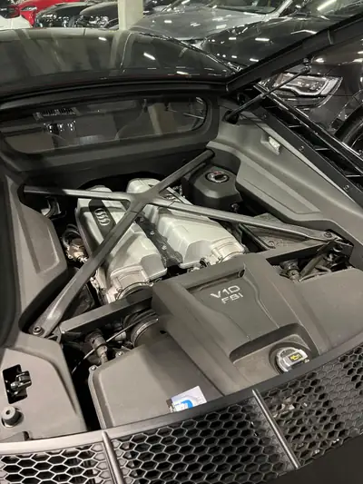 Audi R8 V10 Plus — Supercrue 610 ch, 39'000 km seulement, packs carbone exclusifs — Miniatura 7