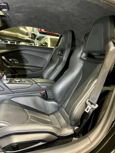 Audi R8 V10 Plus — Supercrue 610 ch, 39'000 km seulement, packs carbone exclusifs — Miniatura 12