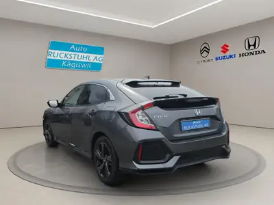 Honda Civic 1.0 VTEC Turbo Elegance — Citadine agile et économe, 78 000 km — tableau de bord