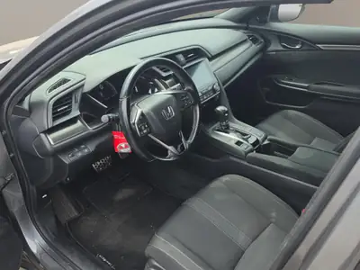 Honda Civic 1.0 VTEC Turbo Elegance — Citadine agile et économe, 78 000 km — détail
