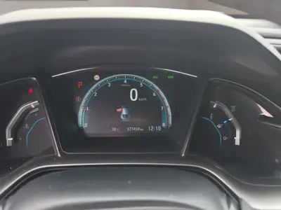 Honda Civic 1.0 VTEC Turbo Elegance — Citadine agile et économe, 78 000 km — Miniature 8