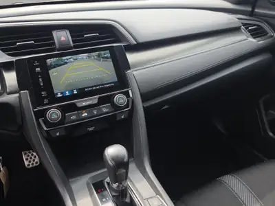 Honda Civic 1.0 VTEC Turbo Elegance — Citadine agile et économe, 78 000 km — Miniature 10
