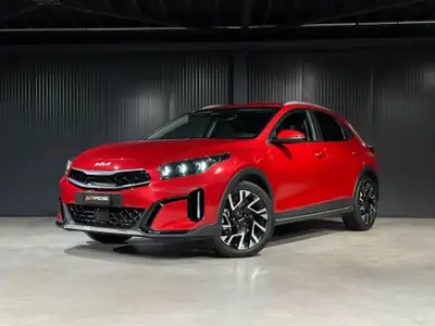 Kia XCeed 1.5 T-GDi DCT — SUV compact sportif, garantie 7 ans, quasi neuf — vue extérieure