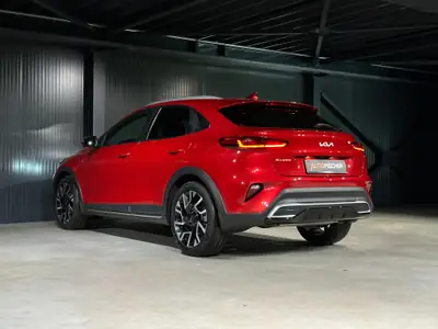 Kia XCeed 1.5 T-GDi DCT — SUV compact sportif, garantie 7 ans, quasi neuf — Miniature 9