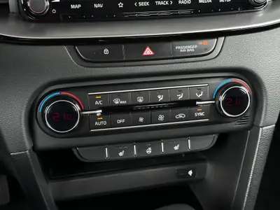 Kia XCeed 1.5 T-GDi DCT — SUV compact sportif, garantie 7 ans, quasi neuf — Miniature 21
