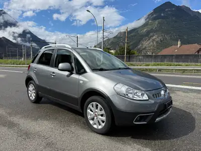 FIAT Sedici 2.0 JTD 4WD Dynamic — SUV compact robuste, essence économique et fiable — tableau de bord