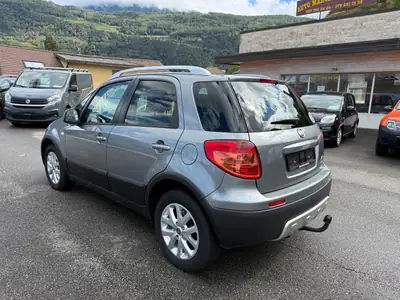 FIAT Sedici 2.0 JTD 4WD Dynamic — SUV compact robuste, essence économique et fiable — Miniature 9