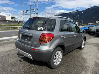 FIAT Sedici 2.0 JTD 4WD Dynamic — SUV compact robuste, essence économique et fiable — Miniature 7