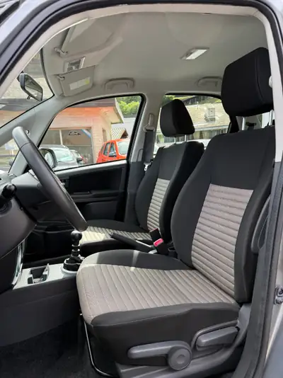 FIAT Sedici 2.0 JTD 4WD Dynamic — SUV compact robuste, essence économique et fiable — Miniature 13