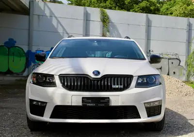 Skoda Octavia 2.0 TSI RS — Break sportif, 220 ch et historique sans sinistre — côté