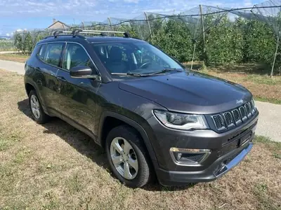 Jeep Compass 1.4 MultiAir Freedom AWD — 4x4 compact automatique, 56 000 km — intérieur