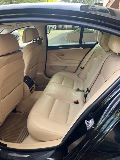 BMW 525d Touring — Monospace élégant, diesel économe et 84 800 km — fianco