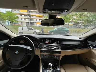 BMW 525d Touring — Monospace élégant, diesel économe et 84 800 km — vista posteriore