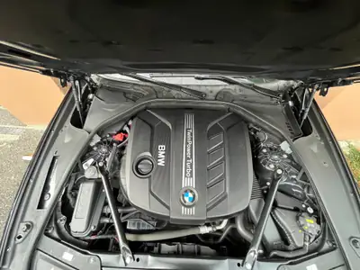 BMW 525d Touring — Monospace élégant, diesel économe et 84 800 km — interni