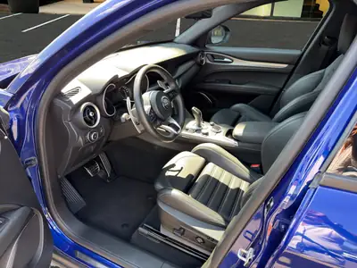 Alfa Romeo Stelvio 2.0 Q4 Sprint — SUV sportif tous terrains, 43'000 km seulement — Miniature 10