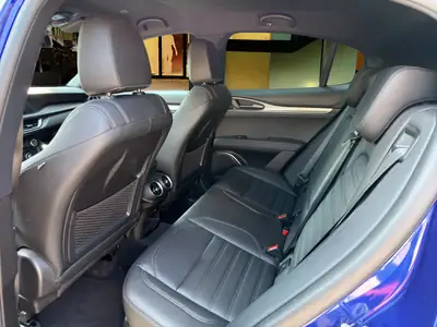 Alfa Romeo Stelvio 2.0 Q4 Sprint — SUV sportif tous terrains, 43'000 km seulement — Miniature 13