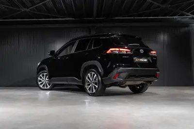 Toyota Corolla Cross 2.0 4WD e-CVT — Hybride performant, traction intégrale et faible kilométrage — côté