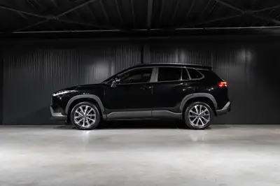 Toyota Corolla Cross 2.0 4WD e-CVT — Hybride performant, traction intégrale et faible kilométrage — arrière