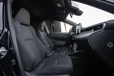 Toyota Corolla Cross 2.0 4WD e-CVT — Hybride performant, traction intégrale et faible kilométrage — Miniature 11