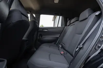 Toyota Corolla Cross 2.0 4WD e-CVT — Hybride performant, traction intégrale et faible kilométrage — Miniature 12