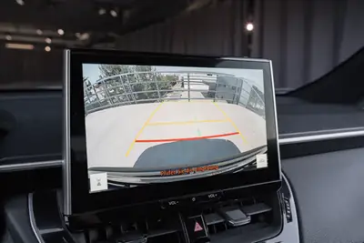 Toyota Corolla Cross 2.0 4WD e-CVT — Hybride performant, traction intégrale et faible kilométrage — Miniature 19