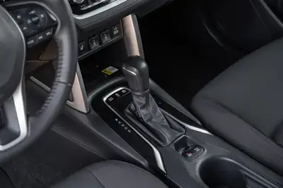 Toyota Corolla Cross 2.0 4WD e-CVT — Hybride performant, traction intégrale et faible kilométrage — Miniature 20