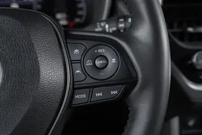 Toyota Corolla Cross 2.0 4WD e-CVT — Hybride performant, traction intégrale et faible kilométrage — Miniature 21