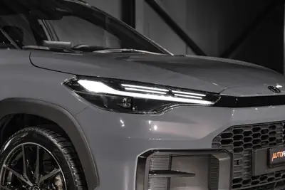 Toyota Corolla Cross 2.0 GR Sport e-CVT — SUV hybride performant, 11'100 km seulement — Miniature 25