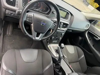 Volvo V40 D2 Momentum — Break diesel fiable, 142'000 km, sans sinistre — dettaglio
