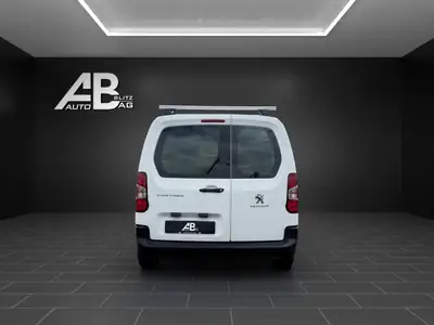 Peugeot Partner 1.5 Blue HDi 100 PS — Utilitaire compact fiable, révision incluse — interni