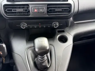 Peugeot Partner 1.5 Blue HDi 100 PS — Utilitaire compact fiable, révision incluse — Miniatura 12