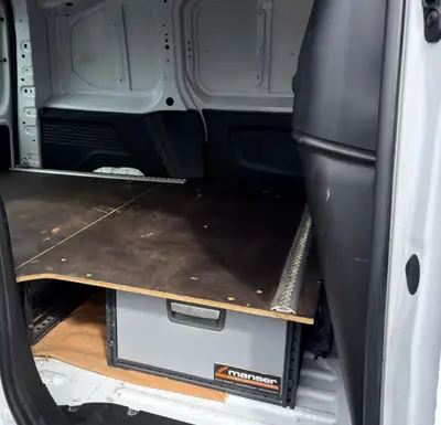 Peugeot Partner 1.5 Blue HDi 100 PS — Utilitaire compact fiable, révision incluse — Miniatura 14