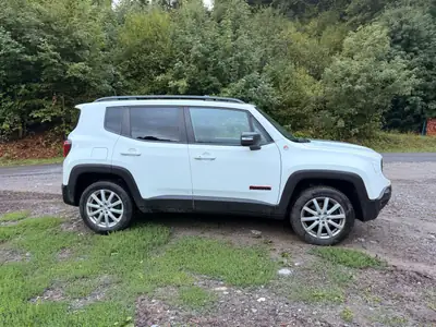 Jeep Renegade 2.0 CRD 170 Trailhawk AWD — SUV compact robuste, 4x4 intégral et faible kilométrage — Seitenansicht