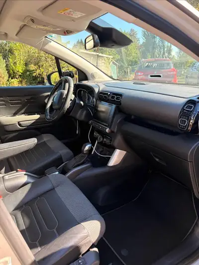 Citroën C3 Aircross 1.2 PureTech 130 Shine — SUV compact fiable, 81 000 km seulement — intérieur
