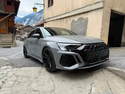 Audi RS3 2.5 TFSI Quattro — 460 ch, sportivité haute performance à kilométrage réduit — vue extérieure