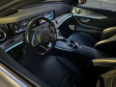Mercedes-Benz E 220 d AMG Line — Berline premium diesel, 200 000 km, sans sinistre — Innenraum