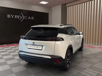 Peugeot 2008 e-Allure Pack — SUV électrique compact, 31 000 km seulement — Heckansicht
