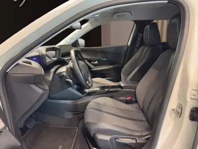 Peugeot 2008 e-Allure Pack — SUV électrique compact, 31 000 km seulement — Detail