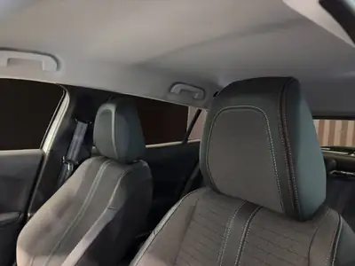 Peugeot 2008 e-Allure Pack — SUV électrique compact, 31 000 km seulement — Miniatur 15